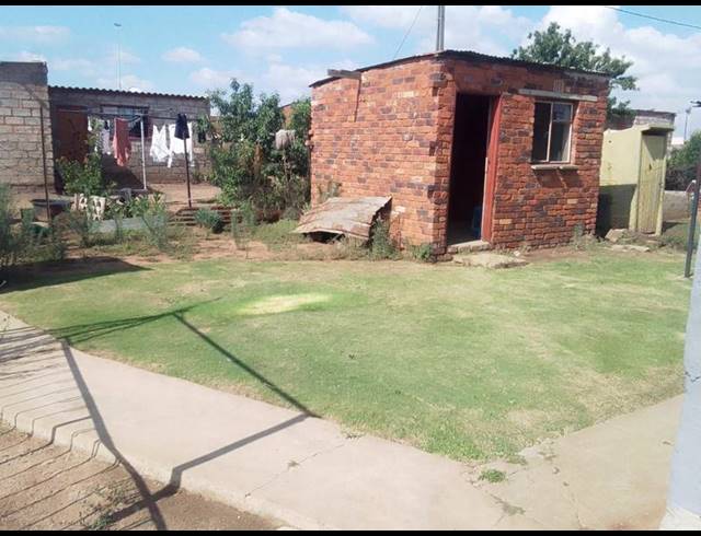 2 BEDROOM HOUSE FOR SALE IN TSAKANE
